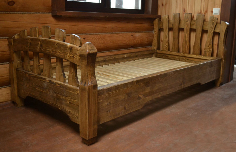 Деревянная кровать из массива под старину №6  в Минске на Bondarka.by
